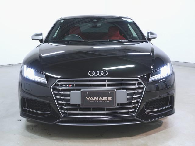 TTS クーペ 2.0 TFSI クワトロ