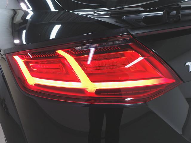 TTS クーペ 2.0 TFSI クワトロ