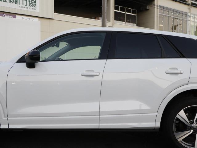 Q2 30 TFSI スポーツ