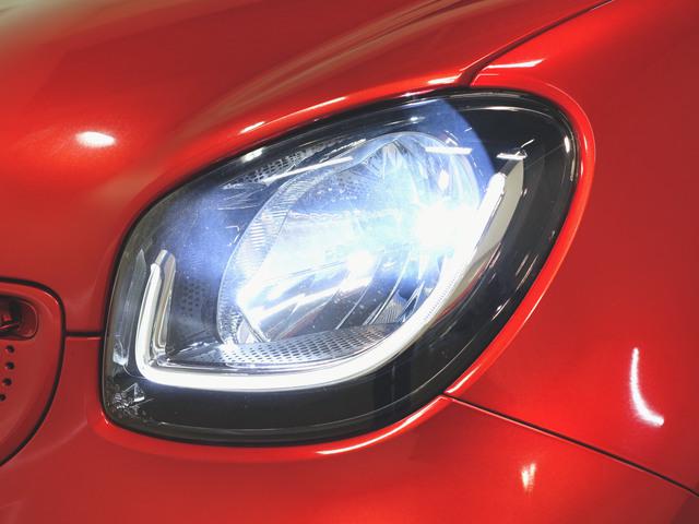 フォーフォー ブラバス エクスクルーシブ