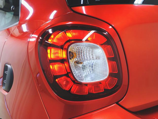 フォーフォー ブラバス エクスクルーシブ