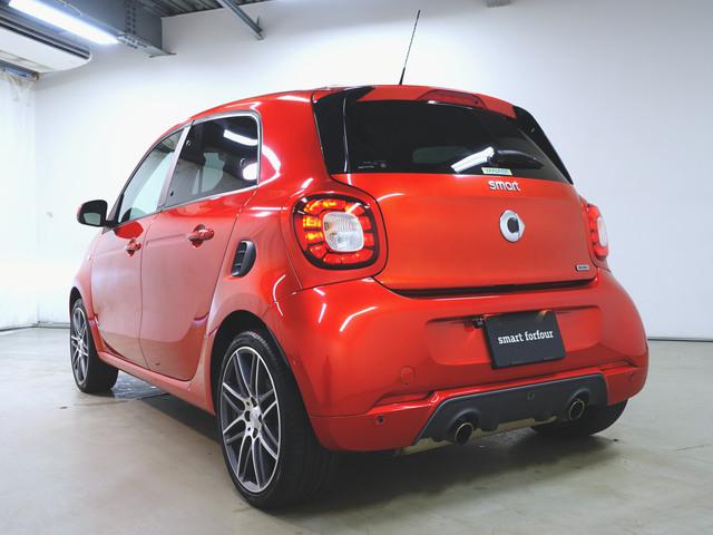 フォーフォー ブラバス エクスクルーシブ