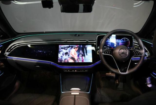 E220 d 4MATIC オールテレイン レザーエクスクルーシブパッケージ・アドバンスドパッケージ・デジタルインテリアパッケージ