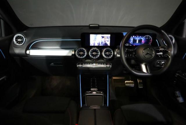 GLB200 d 4MATIC AMGラインパッケージ