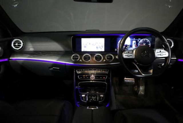E220 d ステーションワゴン アバンギャルド エクスクルーシブパッケージ
