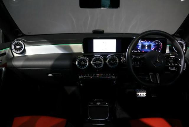 CLA200 d シューティングブレーク AMGラインパッケージ